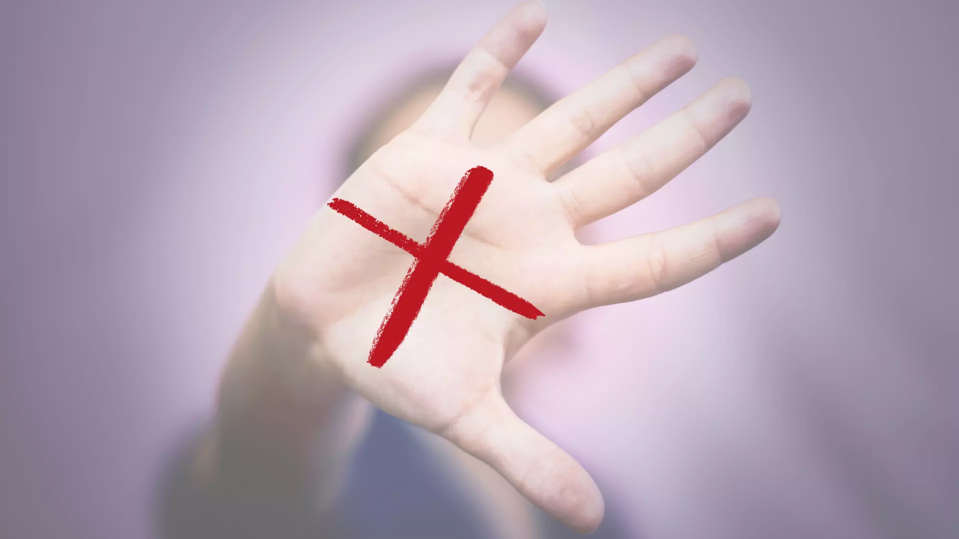 A cada 17 horas, ao menos uma mulher foi vítima de feminicídio em 2024